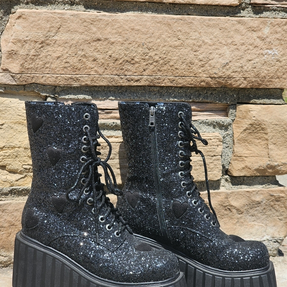 RARE Lamoda Black Heart Platform Boot - Picture 3 of 6